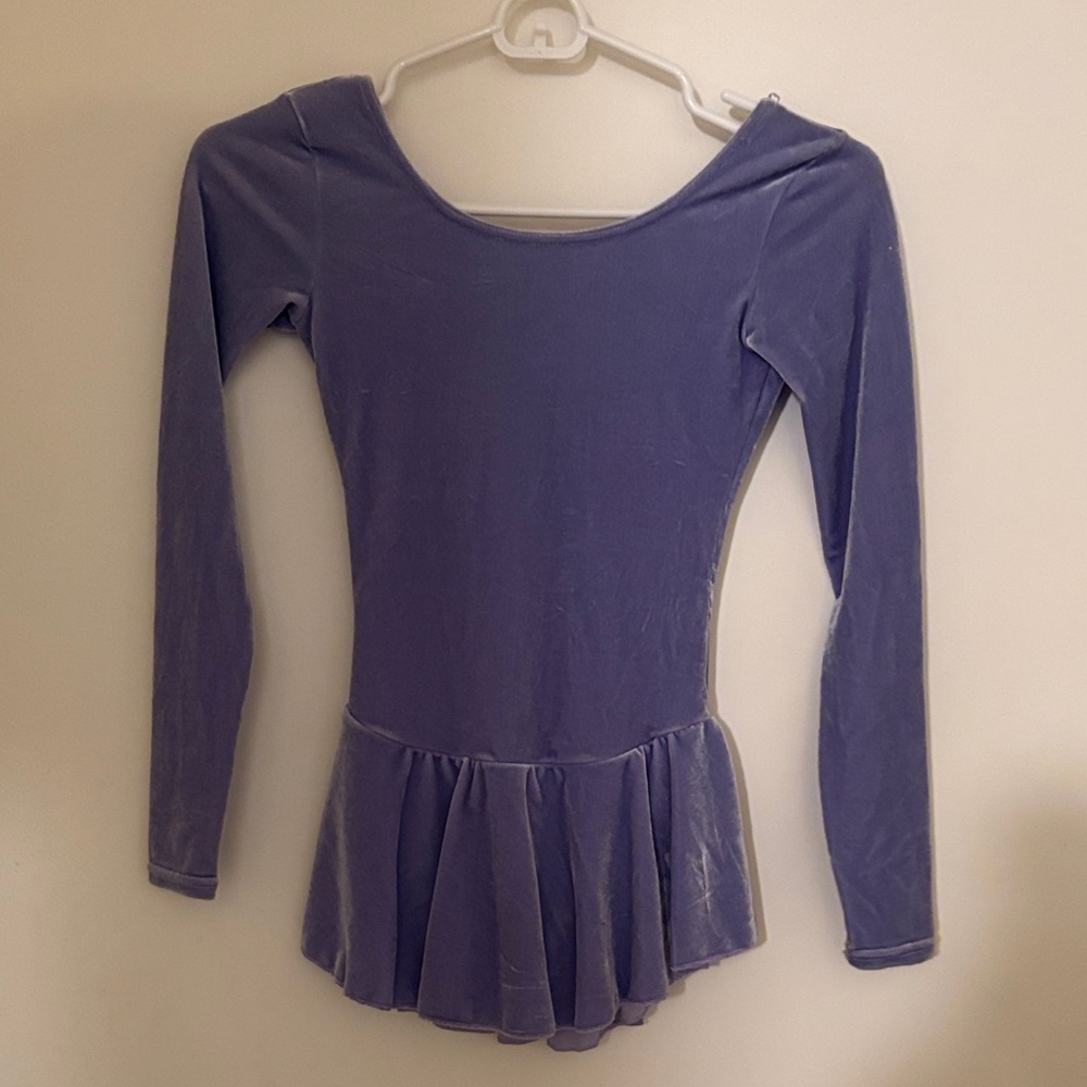 Mondor lilac/purple velvet figure skating dress child 12-14